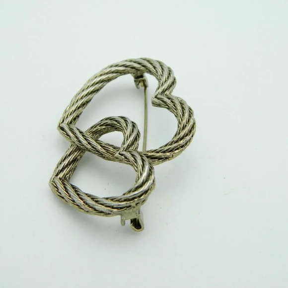 Dual Heart Textured Gold Tone Pin Brooch Vintage - Picture 3 of 4